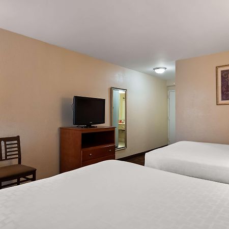 Surestay Hotel By Best Western East Brunswick Dış mekan fotoğraf