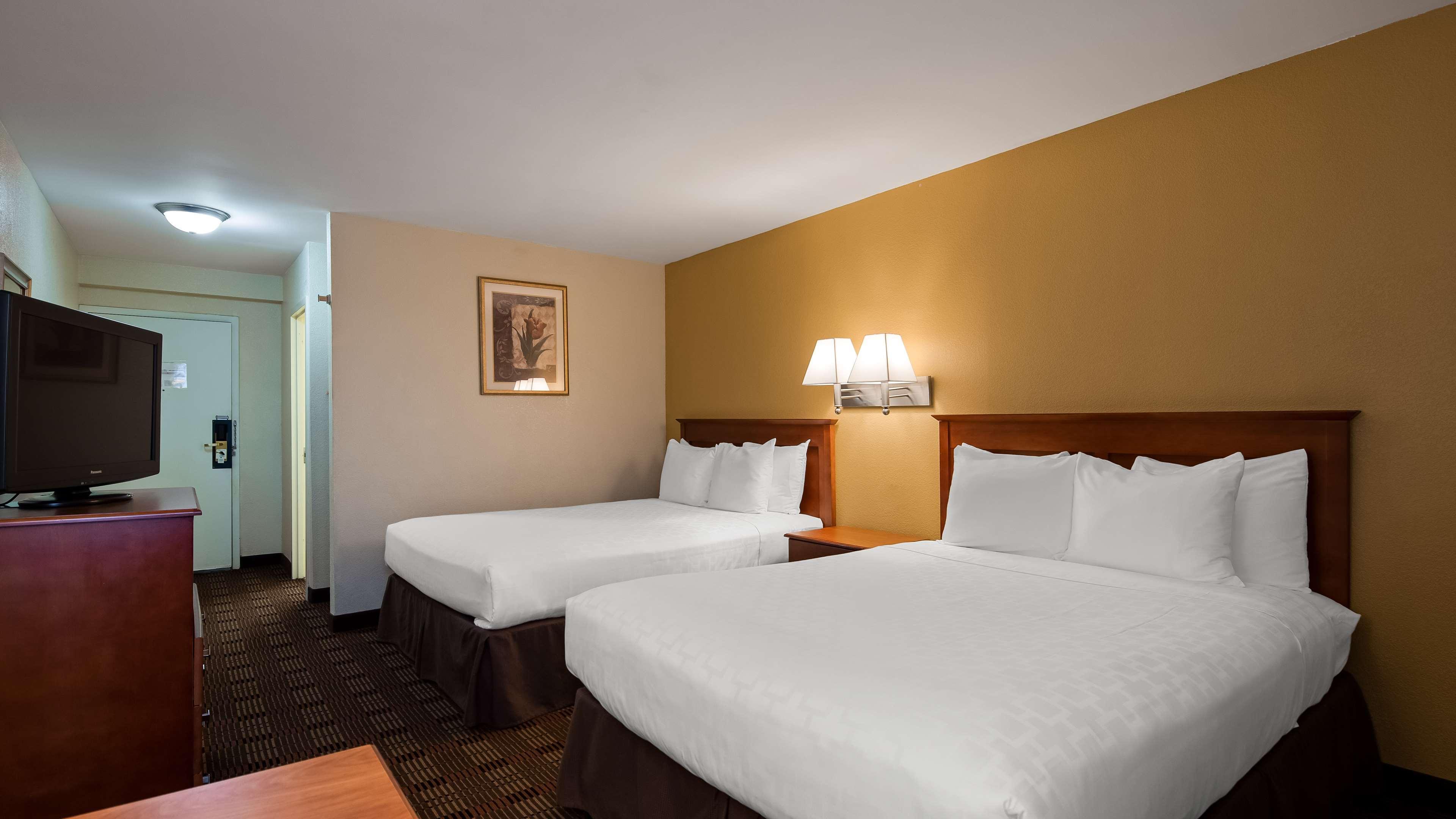 Surestay Hotel By Best Western East Brunswick Dış mekan fotoğraf