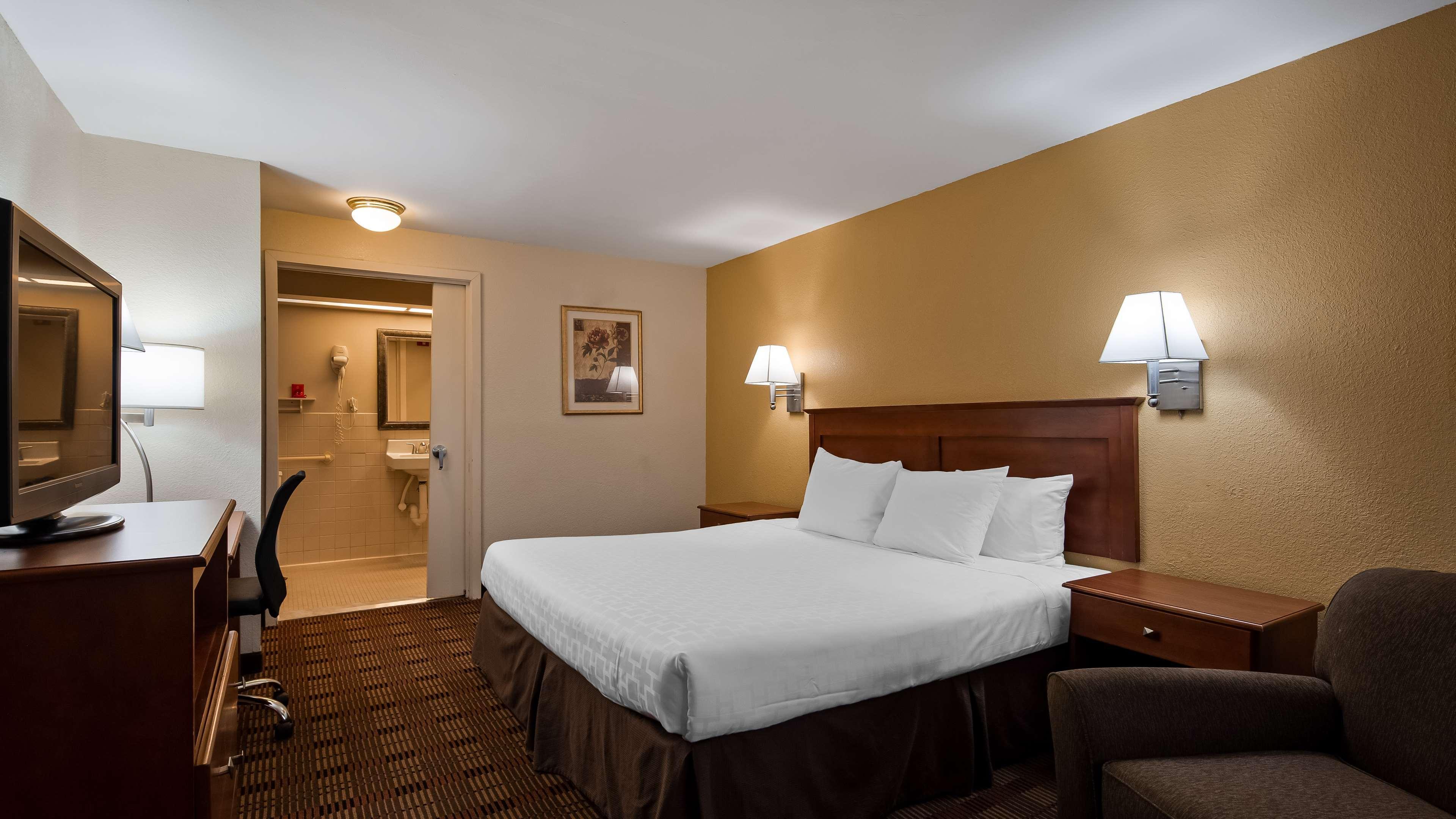Surestay Hotel By Best Western East Brunswick Dış mekan fotoğraf