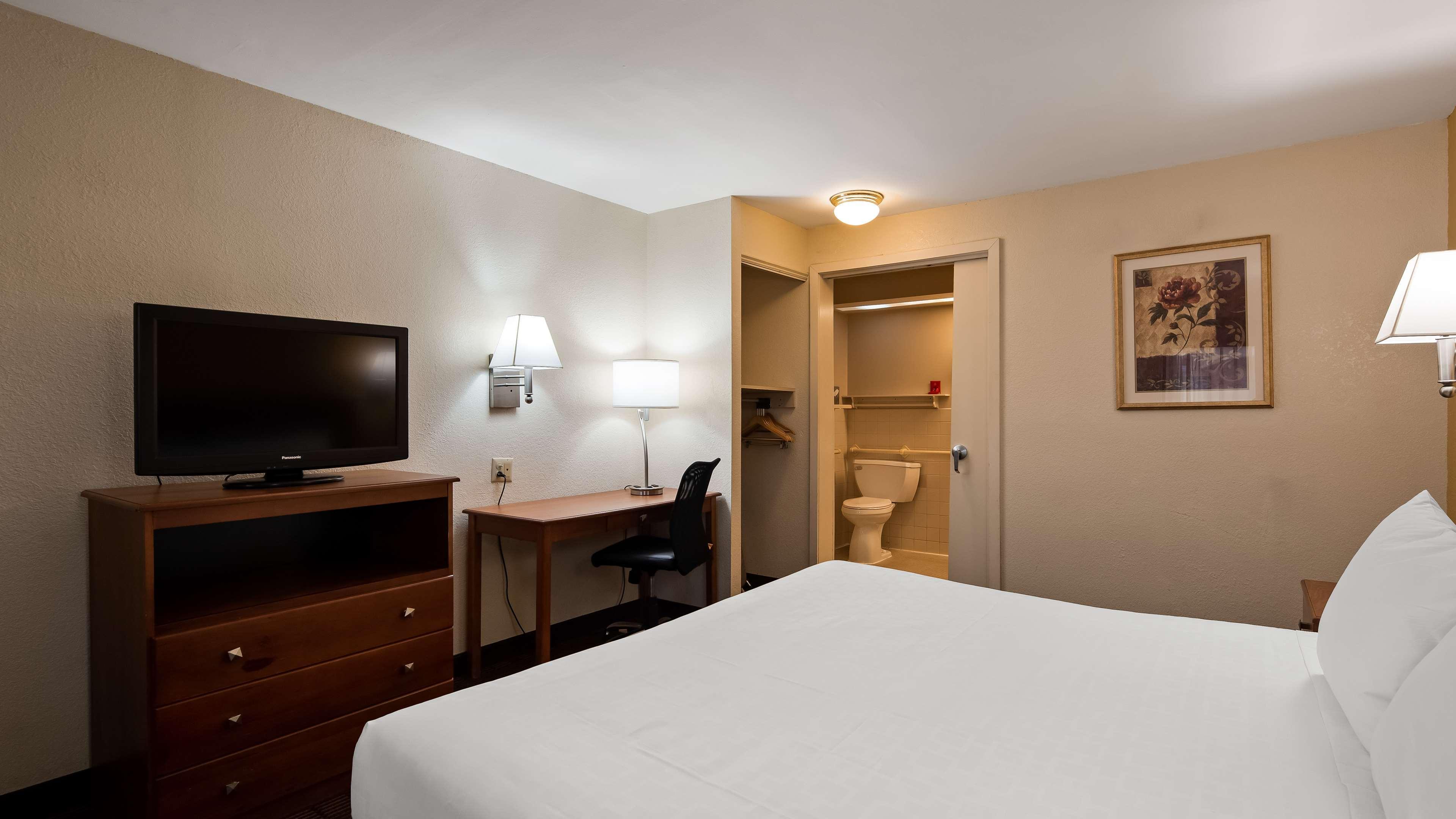 Surestay Hotel By Best Western East Brunswick Dış mekan fotoğraf