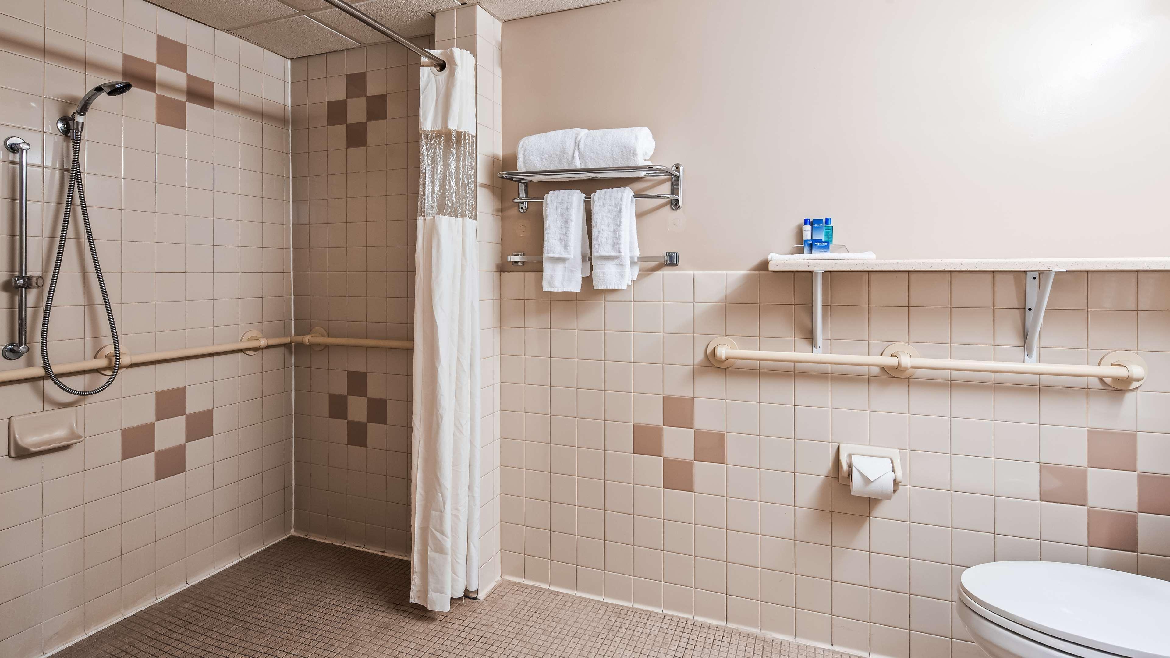 Surestay Hotel By Best Western East Brunswick Dış mekan fotoğraf