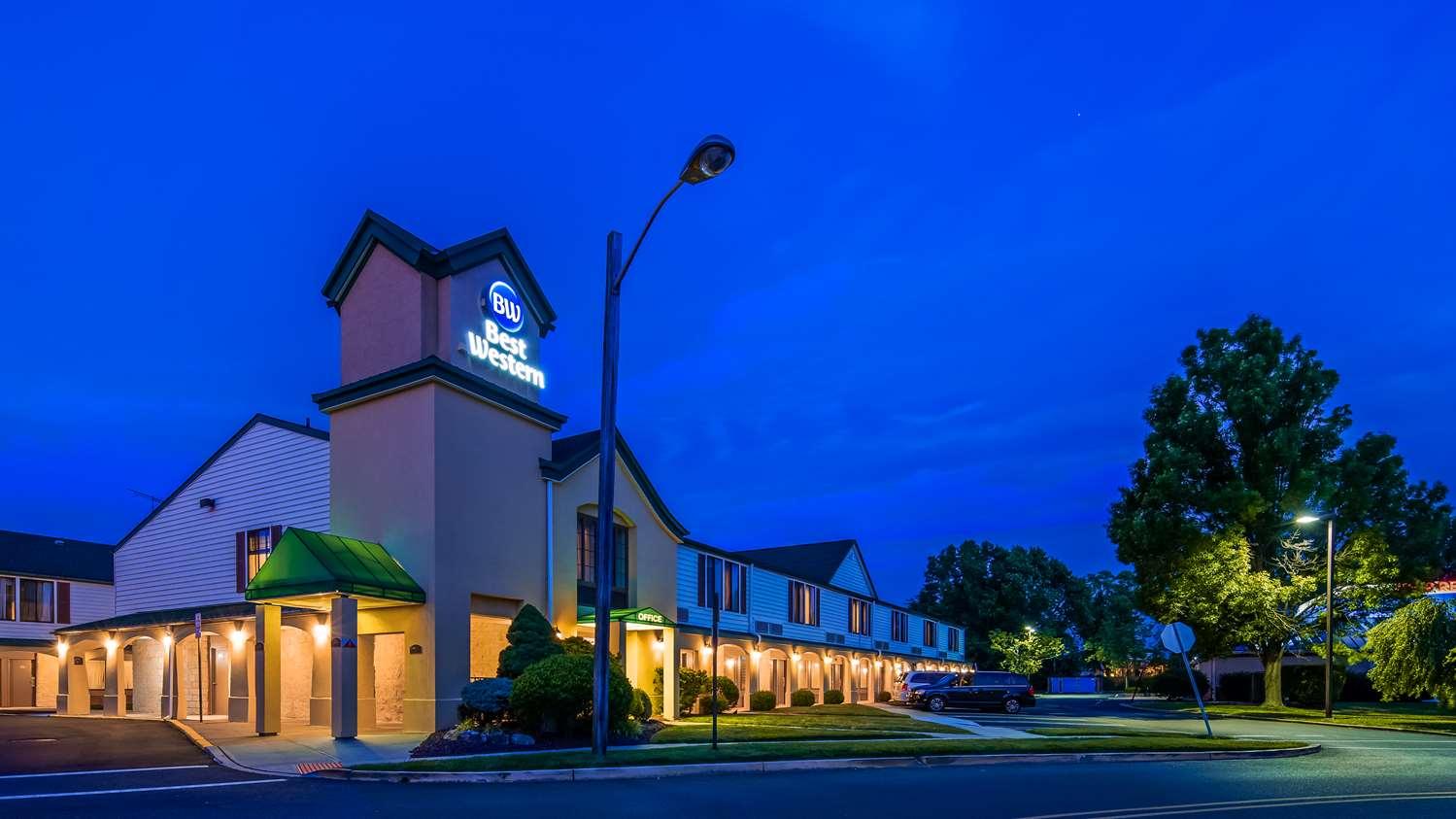 Surestay Hotel By Best Western East Brunswick Dış mekan fotoğraf