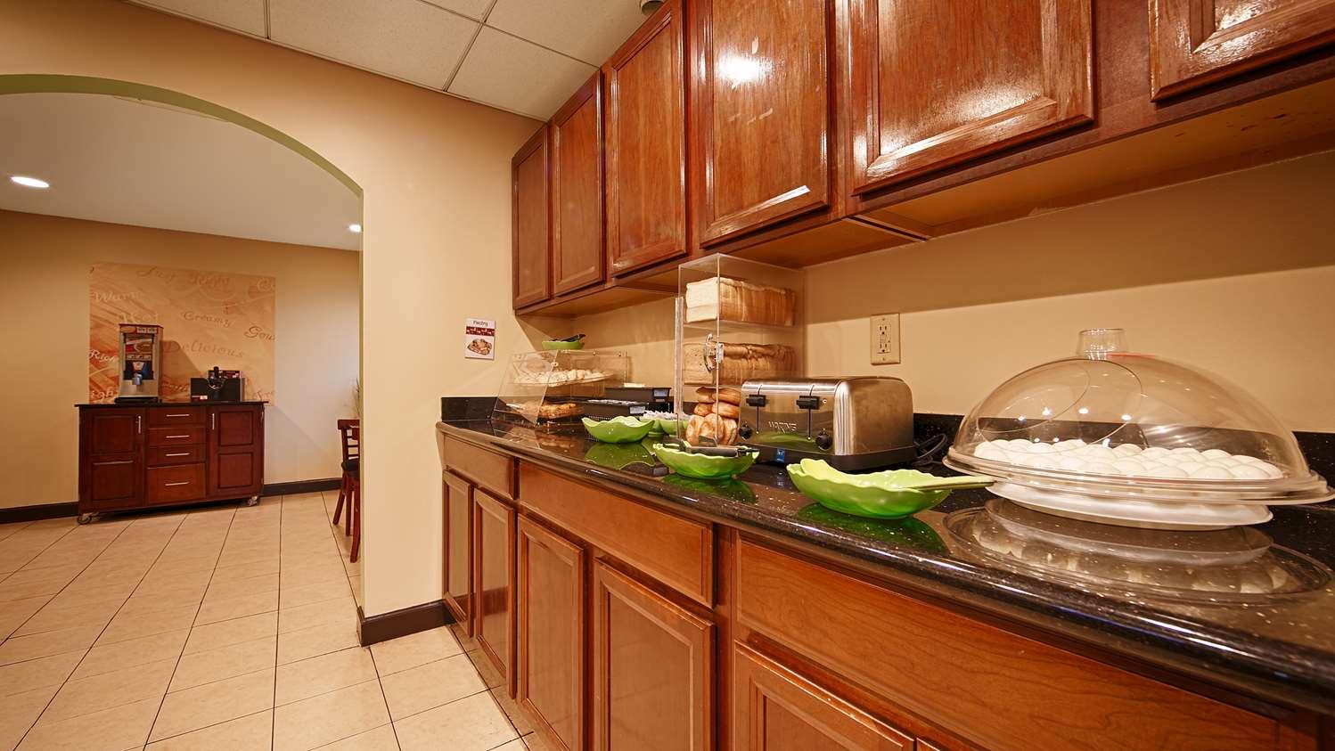 Surestay Hotel By Best Western East Brunswick Dış mekan fotoğraf