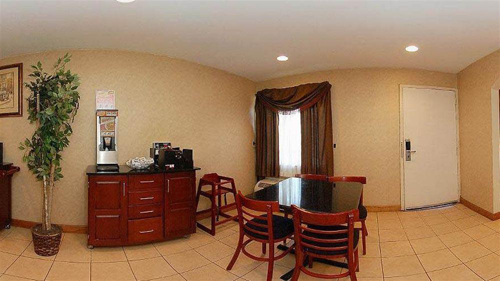 Surestay Hotel By Best Western East Brunswick Dış mekan fotoğraf
