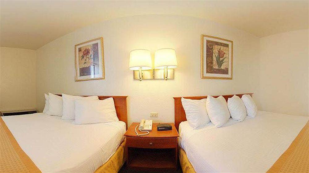 Surestay Hotel By Best Western East Brunswick Dış mekan fotoğraf